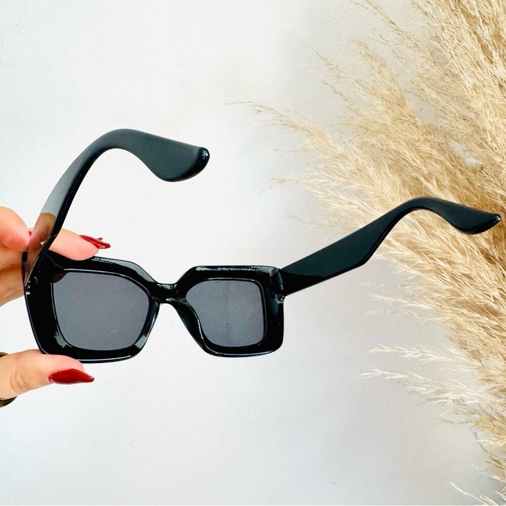 NEW NORDSTROM Black Solid $78 Chunky Oversized Plastic Sunglasses Sunnies Y2K - Picture 4 of 14